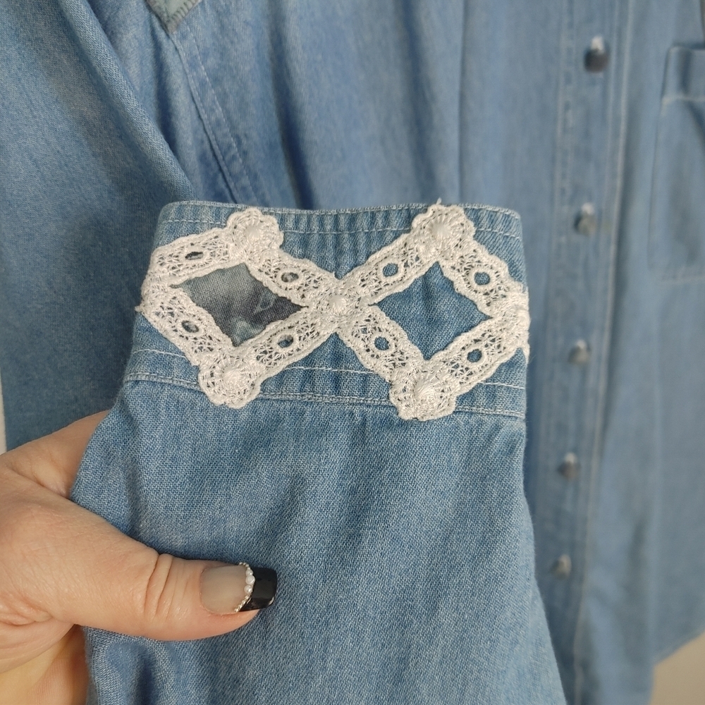 Blue Diamond Virginia Beach Denim Shirt M Lace Applique Vintage Chambray Cottage - Picture 7 of 14